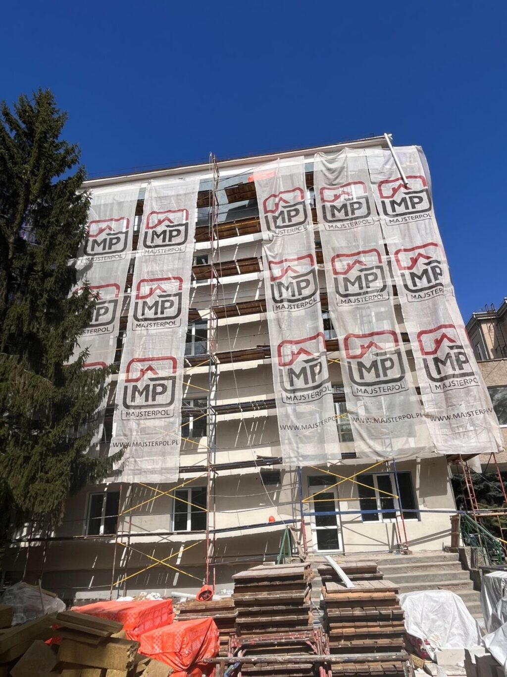 680004966_1563666845326879_8224001787342078462_n