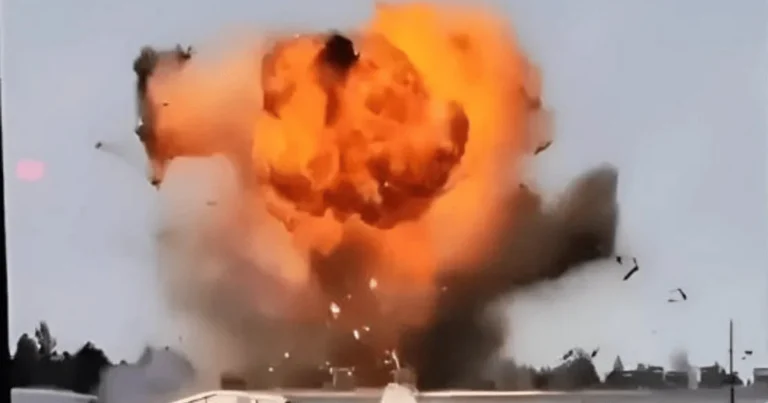 913032a8423e33521118579464a0f63c