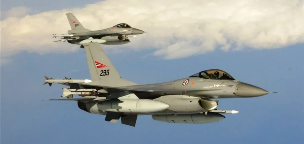 dva-norvezki-vynyshhuvachi-f-16